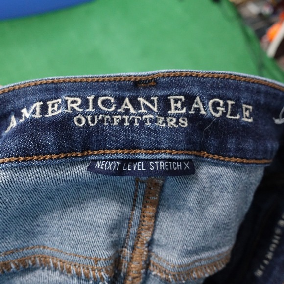 AMERICAN EAGLE NEXT LEVEL STRETCH X HI-RISE SHORTIE CUT OFF DENIM JEAN SHORTS 4 - Picture 7 of 8